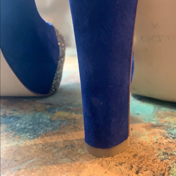 Strassed Heels - Picture 11 of 11